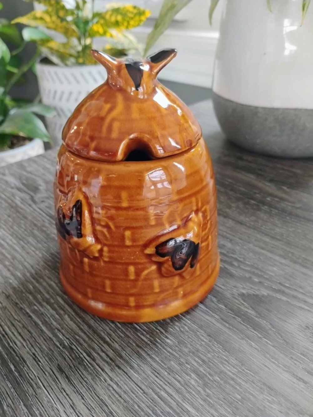 Beehive Honey Pot | Brick Skep Design | Dipper Notch